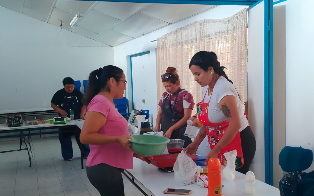 Artesanía Dulce en Comunidad: Sexto Taller de Repostería en la Junta de Vecinos 76